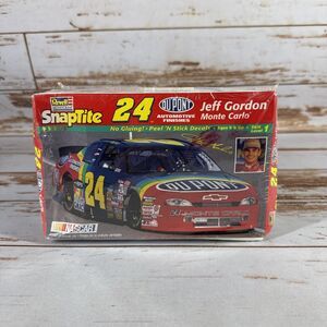 Revell SnapTite 1:32 #85-1702 #24 Jeff Gordon Factory Sealed New Model Kit